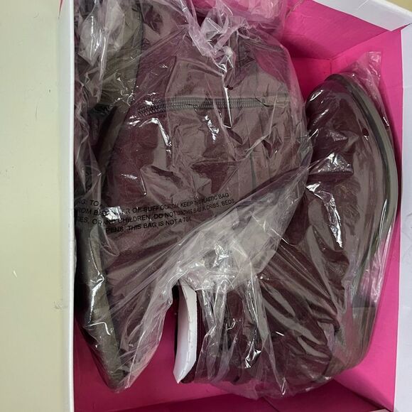 NIB Isaac Mizrahi, maroon booties size 8 - Picture 2 of 6